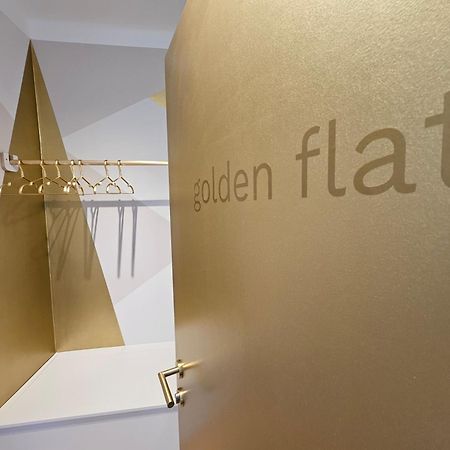 Golden Flat By Grazrentals With Parkview - Brandnew & Free Parking Экстерьер фото