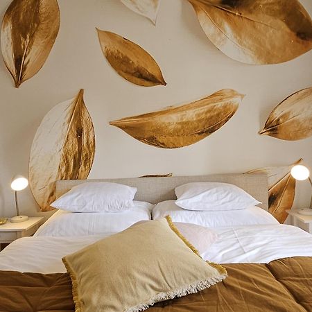 Golden Flat By Grazrentals With Parkview - Brandnew & Free Parking Экстерьер фото