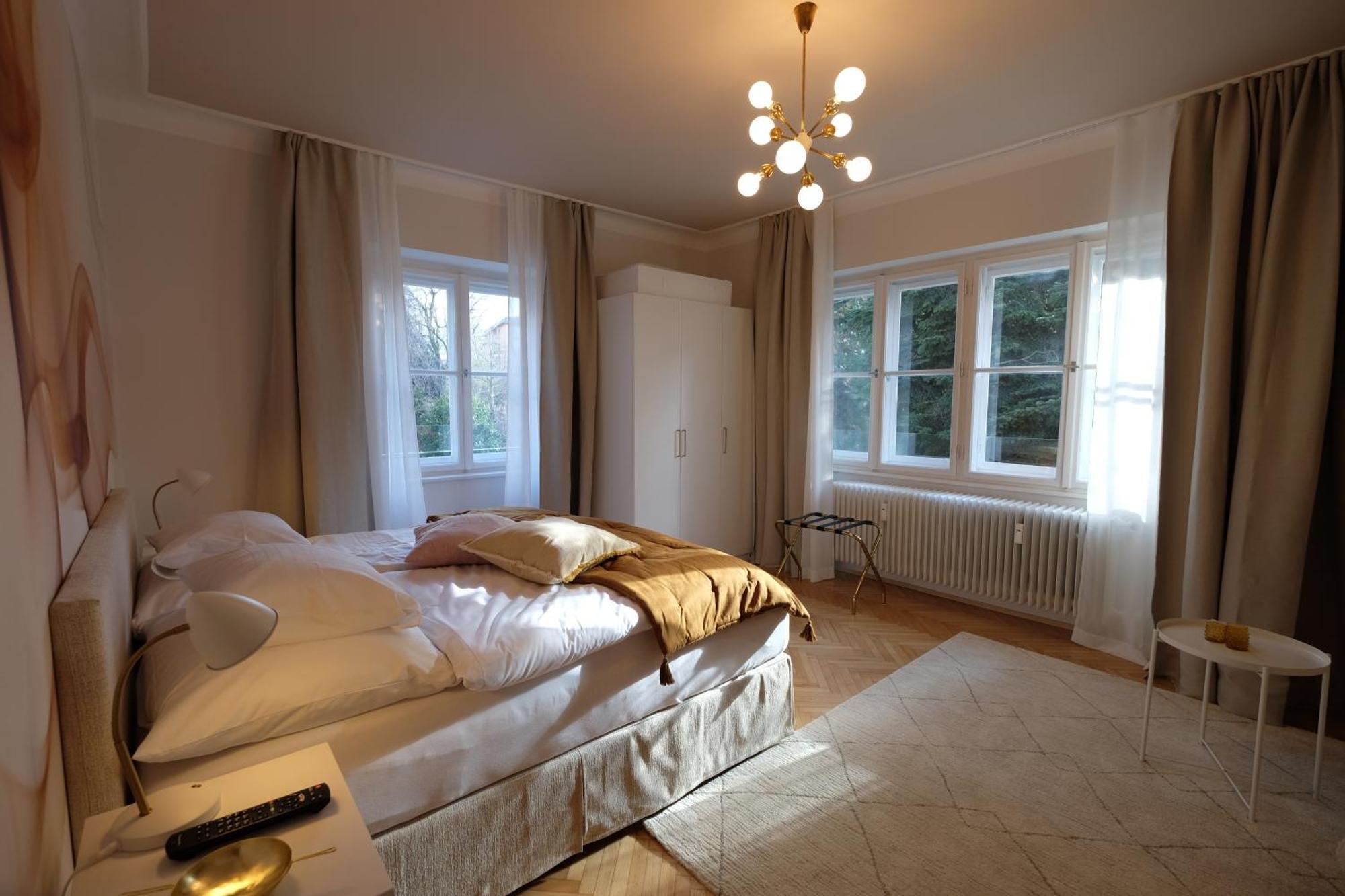 Golden Flat By Grazrentals With Parkview - Brandnew & Free Parking Экстерьер фото