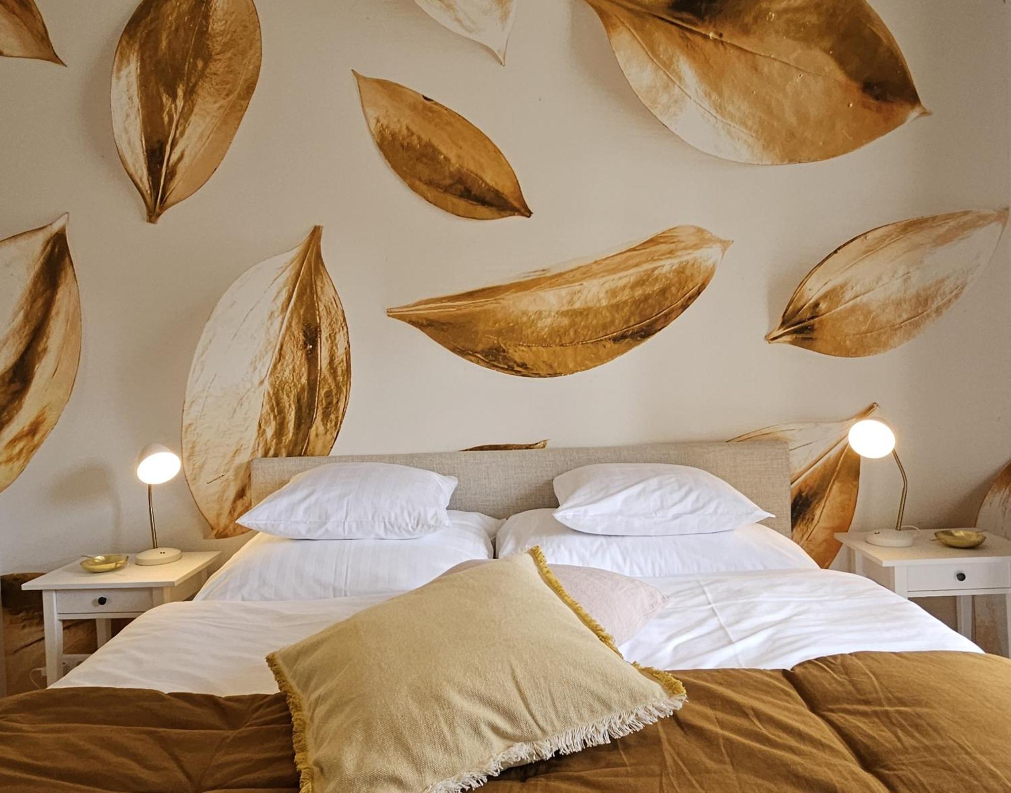Golden Flat By Grazrentals With Parkview - Brandnew & Free Parking Экстерьер фото