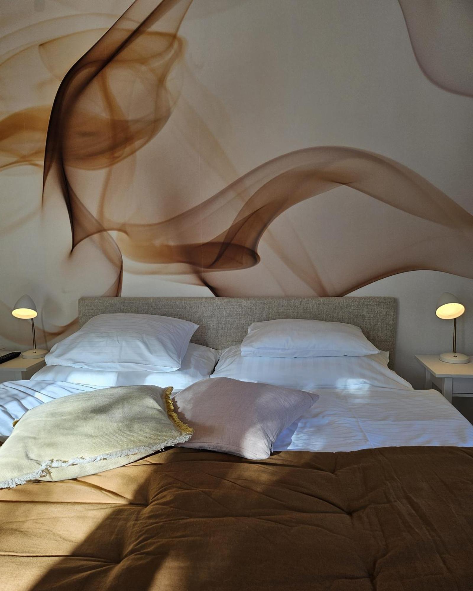 Golden Flat By Grazrentals With Parkview - Brandnew & Free Parking Экстерьер фото